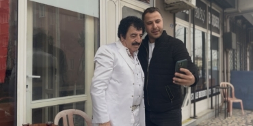 Müslüm Gürses’e benzerliğiyle herkesi şaşırttı, görenler dönüp bir daha baktı