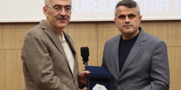 1 yılda 3 bin 766 ameliyat yapan doktora ödül