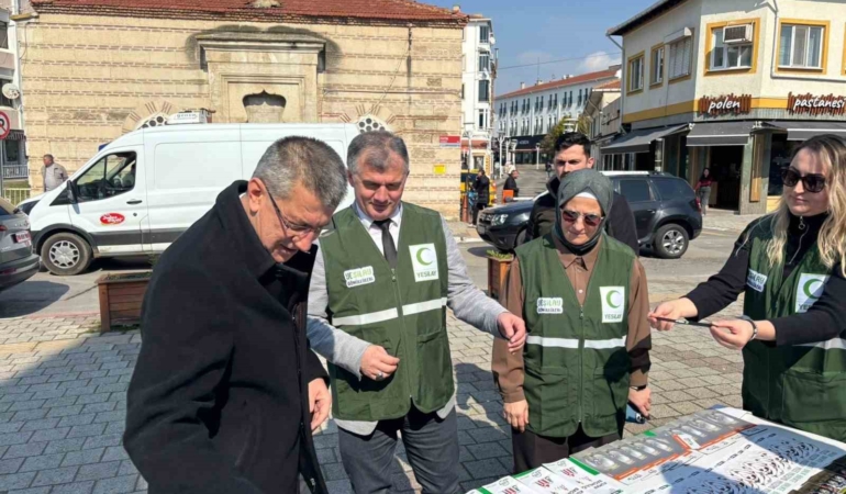 Babaeski’de Yeşilay bilgilendirme standı kuruldu