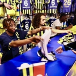 Fenerbahçeli futbolcular Guendouzi, Nene ve Cherif, taraftarlarla buluştu