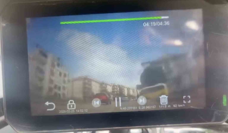 Bursa’da motosiklet sürücüsünün dikkati kazayı önledi