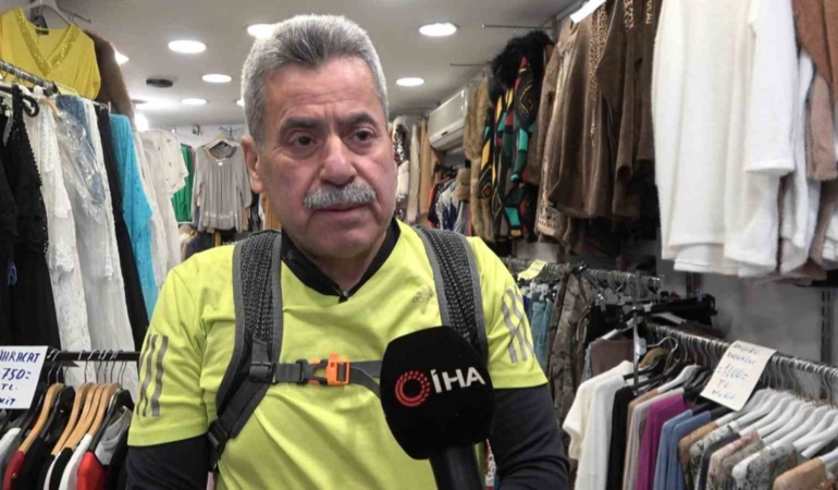 Bursa’da 66 yaşındaki esnaf, oruçlu halde trafiğe takılmamak için iftara koşuyor