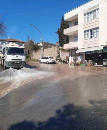Dilovası’nda cadde ve pazar yerlerinde Ramazan ayı temizliği