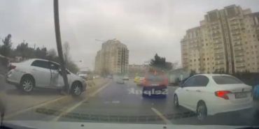 Ataşehir’de kontrolden çıkan araç elektrik direğini devirdi: Faciadan saniyelerle kurtuldu