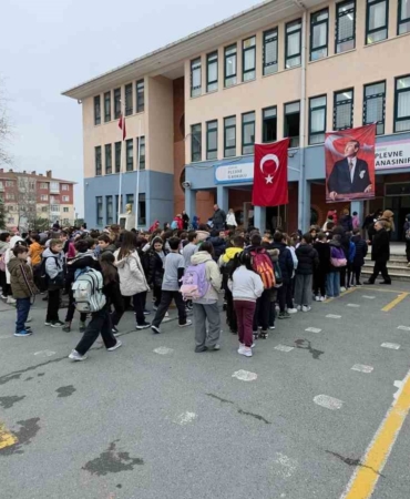 Ara tatil sona erdi, okullarda ders zili yeniden çaldı