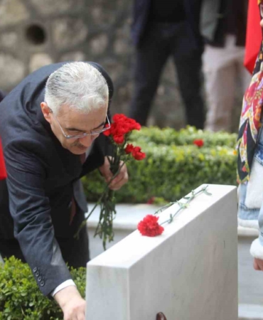 Bursa protokolünden Pınarbaşı Şehitliği’ne anlamlı ziyaret