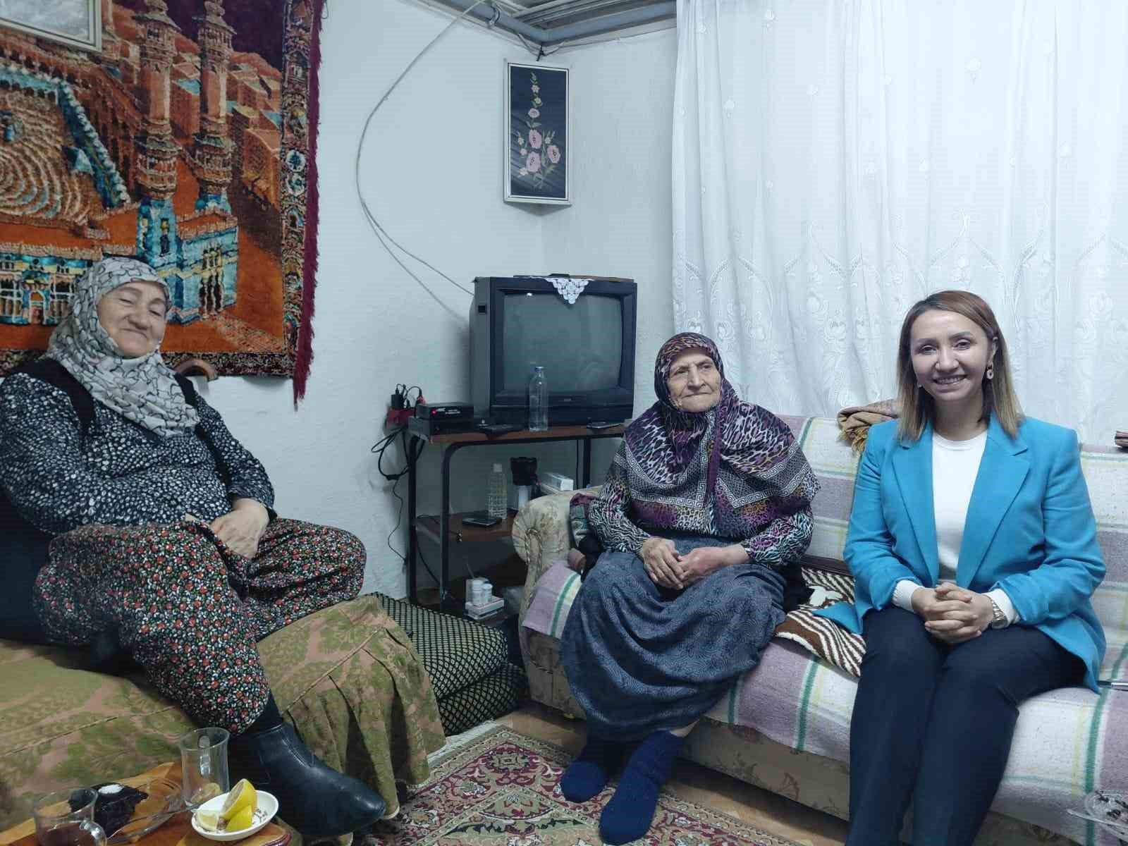 Başkan Tekin Ramazan ayında yaşlıları unutmadı