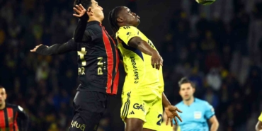 Trendyol Süper Lig: Fatih Karagümrük: 1 - Fenerbahçe: 0 (Maç devam ediyor)