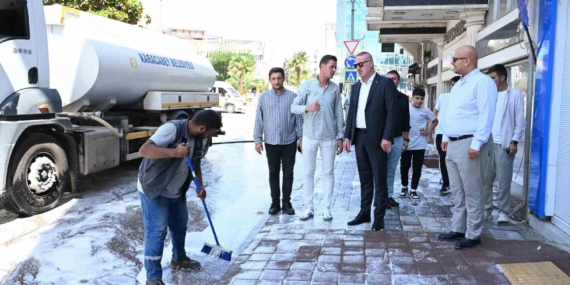 Karacabey Belediyesi’nden 2025’te yoğun temizlik mesaisi