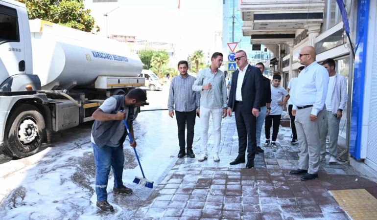 Karacabey Belediyesi’nden 2025’te yoğun temizlik mesaisi