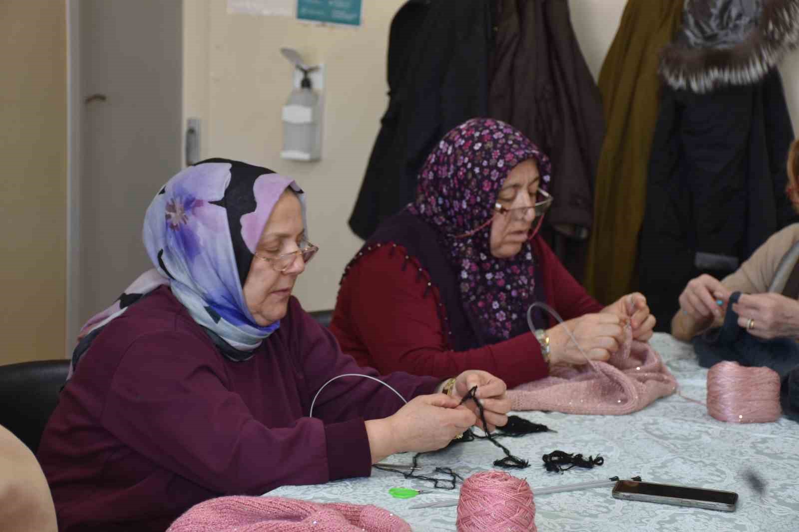 Evden çıkıp üretime katılıyorlar