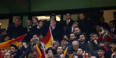 Bakan Osman Aşkın Bak ve TFF Başkanı Hacıosmanoğlu, Galatasaray - Liverpool maçında