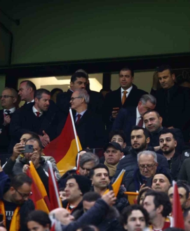 Bakan Osman Aşkın Bak ve TFF Başkanı Hacıosmanoğlu, Galatasaray - Liverpool maçında