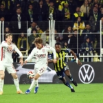 Trendyol Süper Lig: Fenerbahçe: 1 - Samsunspor: 1 (Maç devam ediyor)
