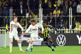Trendyol Süper Lig: Fenerbahçe: 1 - Samsunspor: 1 (Maç devam ediyor)