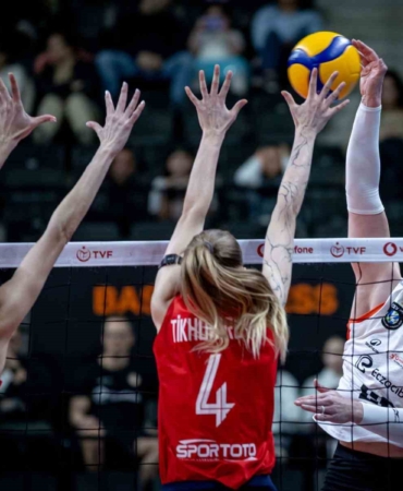 Eczacıbaşı Dynavit normal sezonu galibiyetle tamamladı