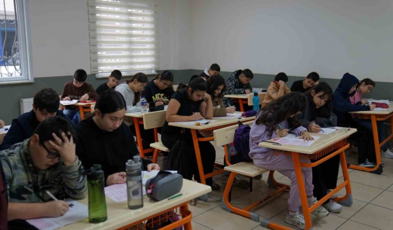 Esenyurt Belediyesi’nden paket ders sistemiyle 6 bin 396 öğrenciye destek