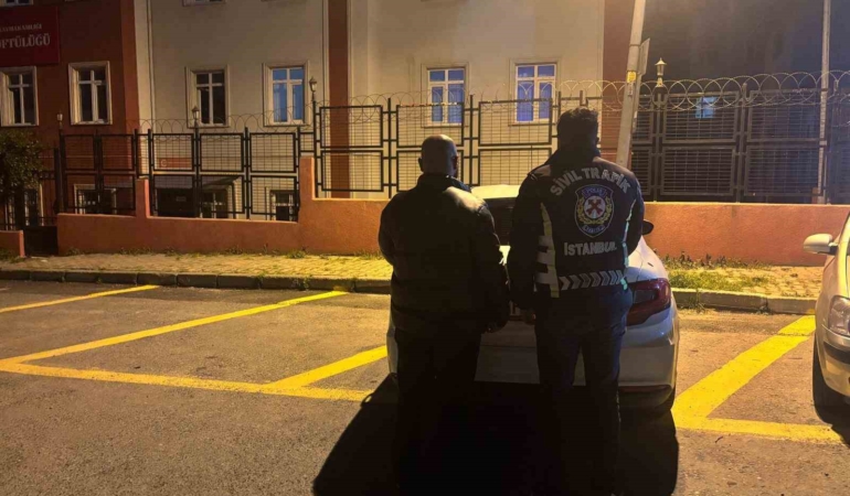 Trafikte saldırı kamerada