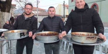 Balıkesir’de geleneksel köy iftarı yüzlerce vatandaşı buluşturdu