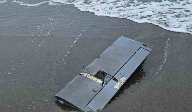 Sakarya’da sahile dron parçası vurdu