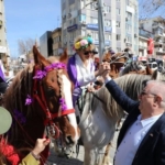 Edremit’te Kadınlar Günü’nde atlı kortej