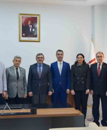 BŞEÜ Diş Hekimliği Fakültesinde devir teslim töreni