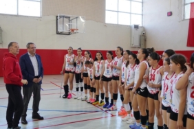 Ayvalıkgücü Belediyesporlu filenin sultanlarından büyük başarı