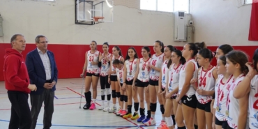Ayvalıkgücü Belediyesporlu filenin sultanlarından büyük başarı