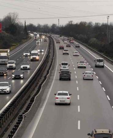 Anadolu Otoyolu’nda bayramın son günü akıcı yoğunluk