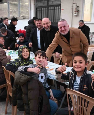 Başkan Karabatı sokak iftarında vatandaşlarla buluştu