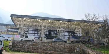 Piremir’de yol yarılandı