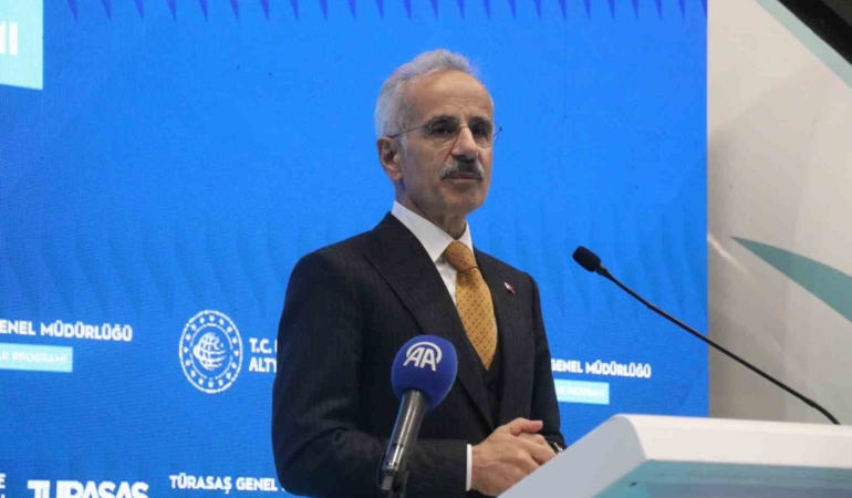 Bakan Uraloğlu: "İran, ABD ve İsrail savaşı masum sivillerin hayatını tehdit ediyor"