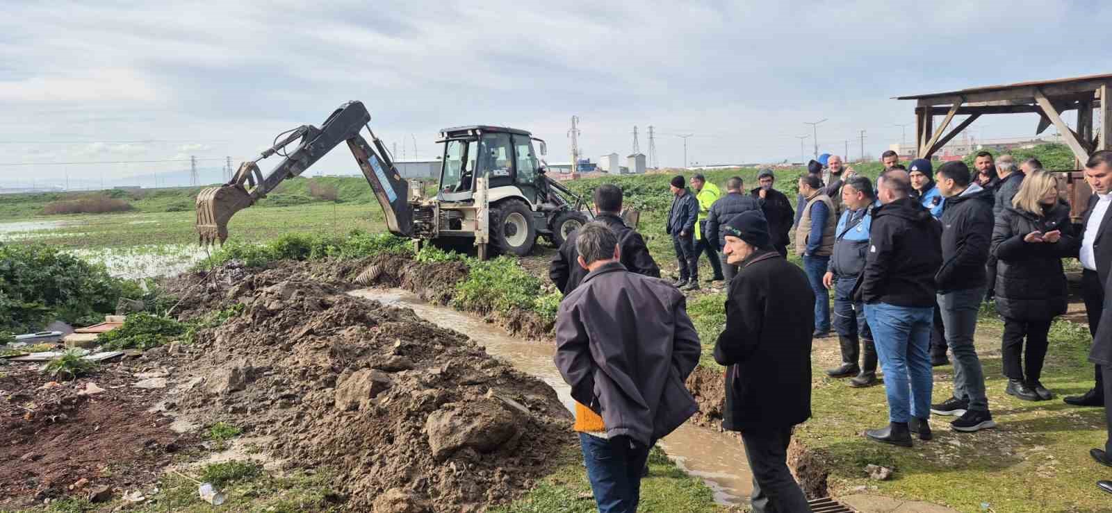 Karacabey Belediyesi doğal afetlere karşı tüm gücüyle sahada