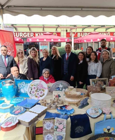 Edirne’de huzurevi sakinlerinden el emeği göz nuru sergi