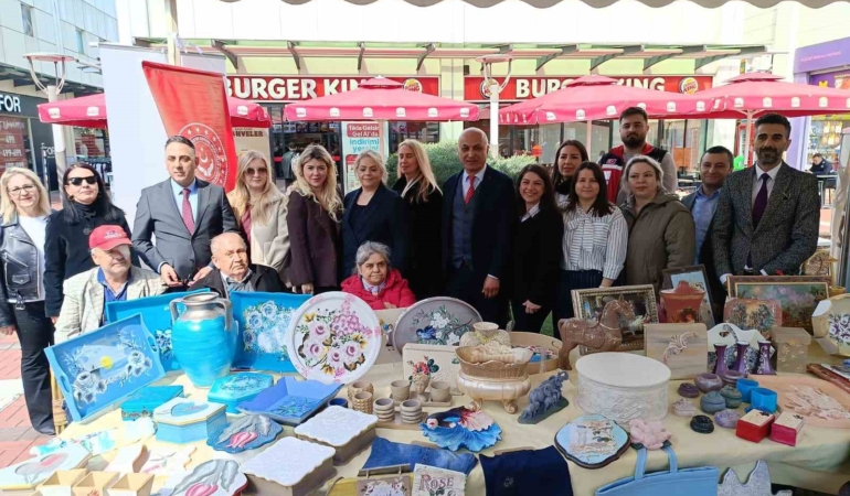 Edirne’de huzurevi sakinlerinden el emeği göz nuru sergi