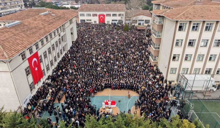 Öğrencisi tarafından öldürülen Fatma Nur öğretmenin anma töreni havadan görüntülendi