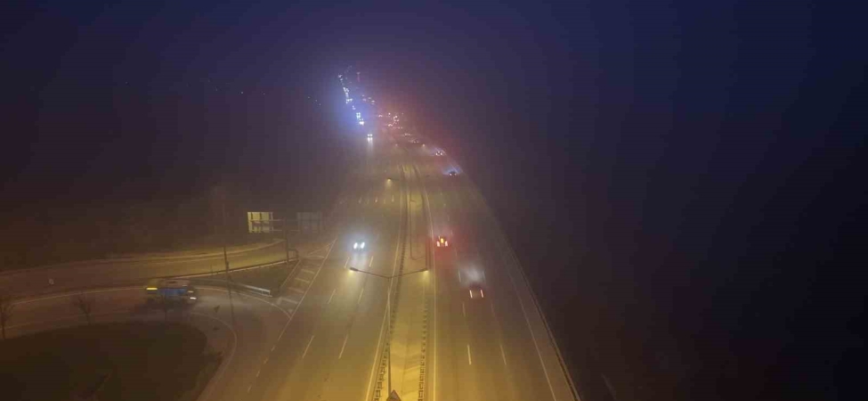 Bursa’da sis: Mudanya yolunda görüş mesafesi düştü