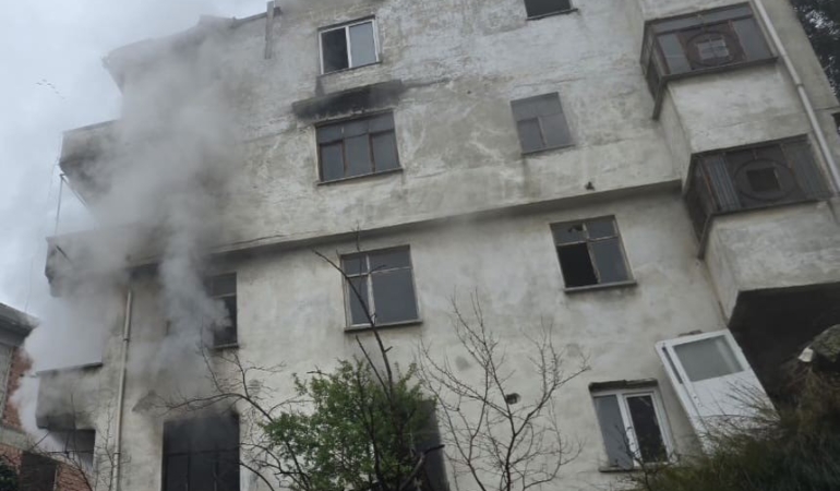 Mudanya’da apartmanda yangın paniği