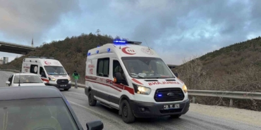 Arnavutköy’de hafif ticari araç ile hafriyat kamyonu çarpıştı: 1 ölü, 2 yaralı