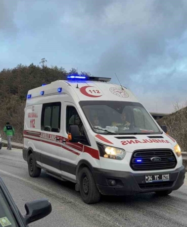 Arnavutköy’de hafif ticari araç ile hafriyat kamyonu çarpıştı: 1 ölü, 2 yaralı