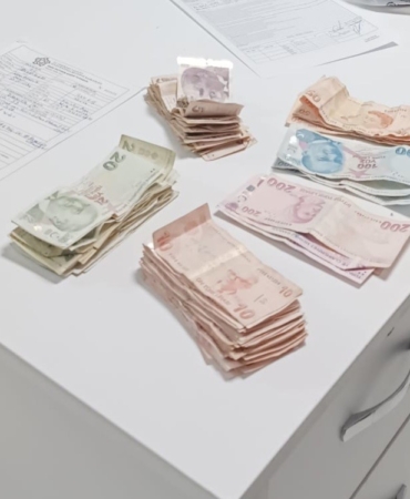 Cuma çıkışı dilencilere zabıta baskını: Üzerlerinden binlerce lira çıktı