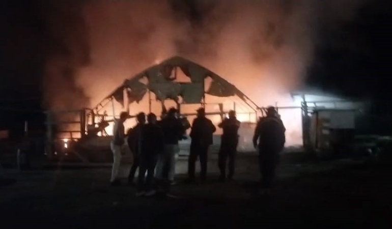 Bursa’da çiftlikte yangın: 580 kanatlı hayvan telef oldu