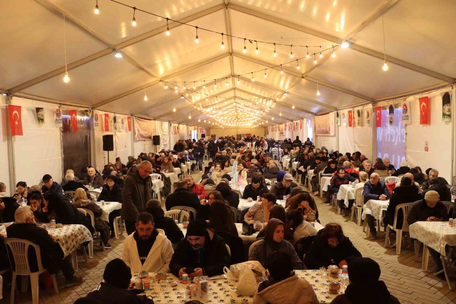 Dayanışma sofrası Maltepe’de büyüyor