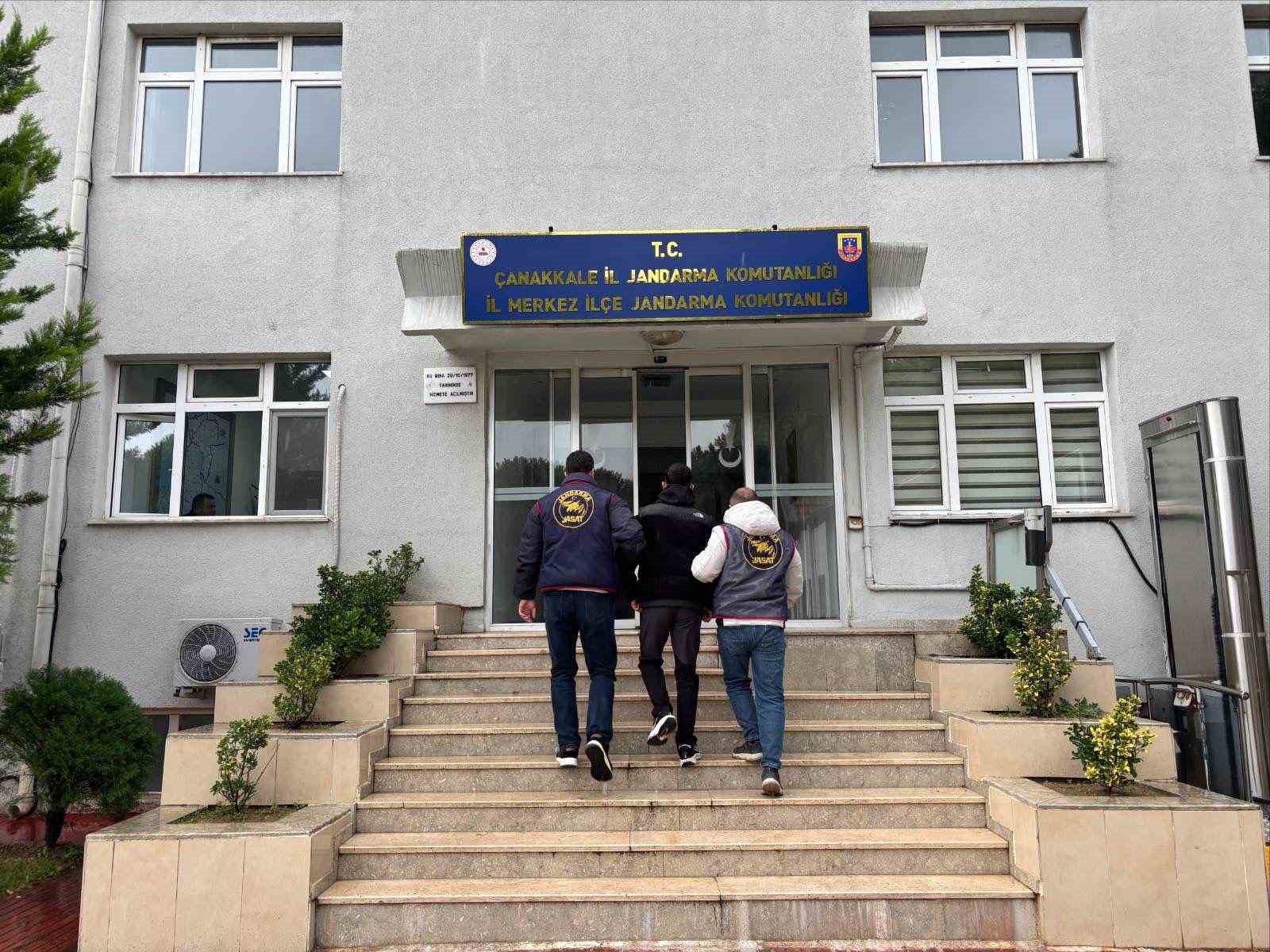 Çanakkale’de çeşitli suçlardan aranması bulunan 14 şüpheli tutuklandı