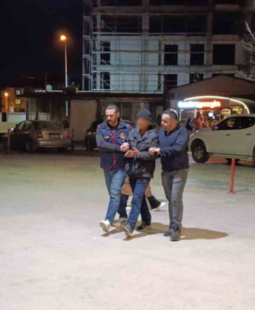 Bursa’da 15 yıl hapis cezası bulunan firari dolmuşta yakalandı