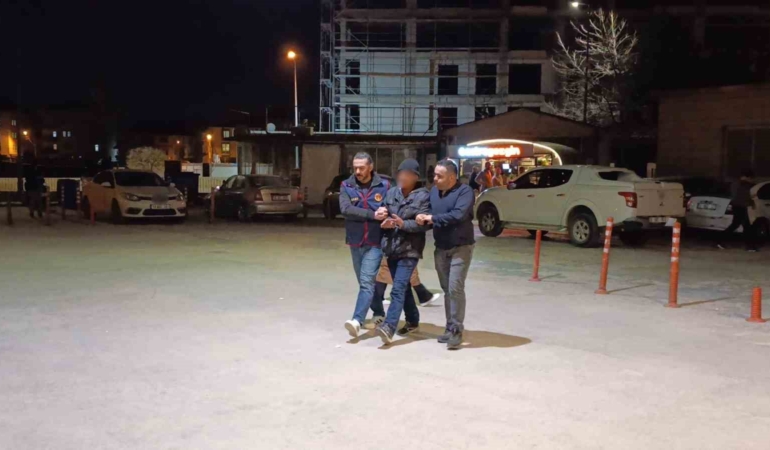 Bursa’da 15 yıl hapis cezası bulunan firari dolmuşta yakalandı