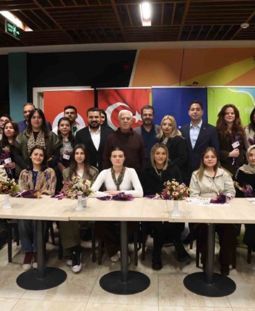 Başkan Mustafa Bozbey, gençlere sahur yaptı