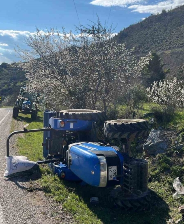 Balıkesir’de traktör devrildi: 1 ölü
