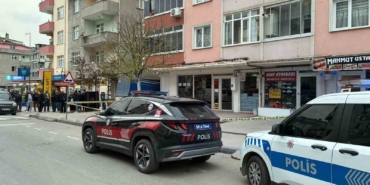 Balkondan pompalı tüfekle husumetlisini vurdu