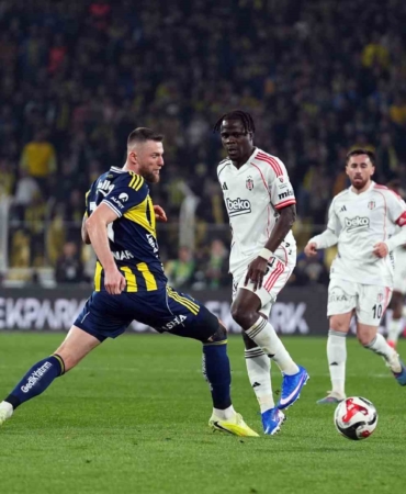 Trendyol Süper Lig: Fenerbahçe: 0 - Beşiktaş: 0 (İlk yarı)